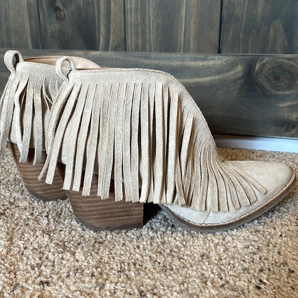 Coconuts by Matisse Tan Booties - Picture 4 of 6